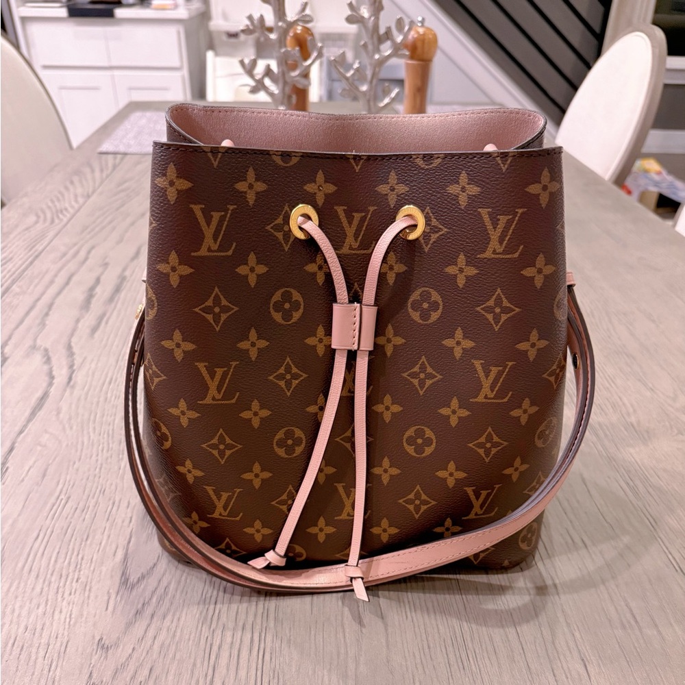 Authentic Louis Vuitton Néonoé BB